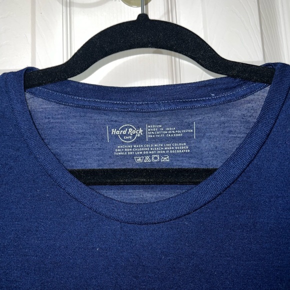 Hard Rock Cafe Size Medium Blue T-Shirt - Picture 2 of 3
